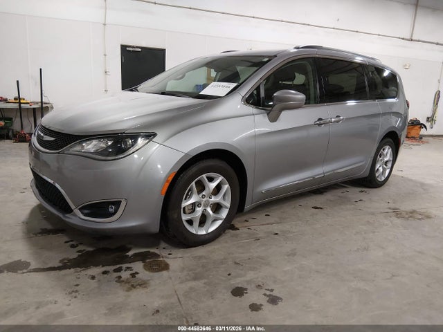 Продажа на аукционе авто 2017 Chrysler Pacifica Touring-l, vin: 2C4RC1BG0HR809921, номер лота: 44583646