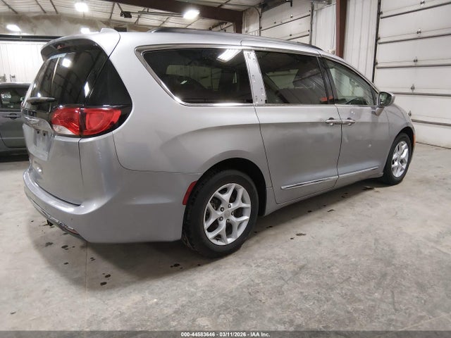 Продажа на аукционе авто 2017 Chrysler Pacifica Touring-l, vin: 2C4RC1BG0HR809921, номер лота: 44583646