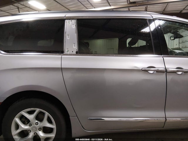 Продажа на аукционе авто 2017 Chrysler Pacifica Touring-l, vin: 2C4RC1BG0HR809921, номер лота: 44583646