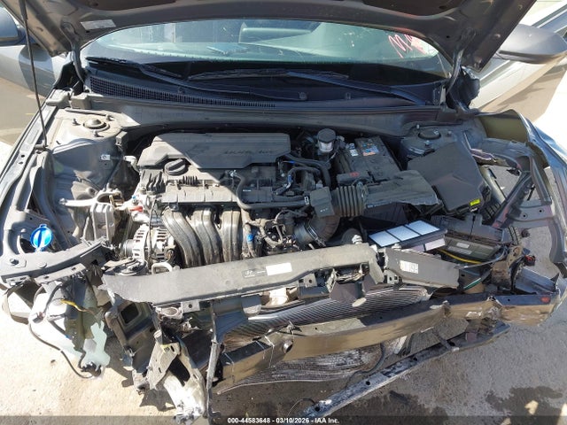 KMHLL4DG7RU776663 Hyundai ELANTRA SE