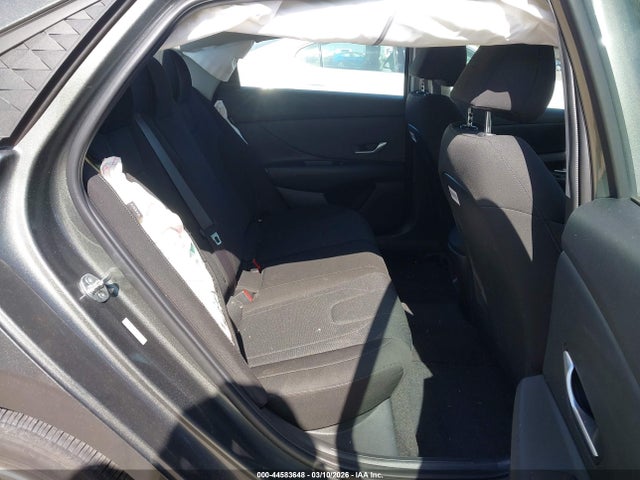KMHLL4DG7RU776663 Hyundai ELANTRA SE