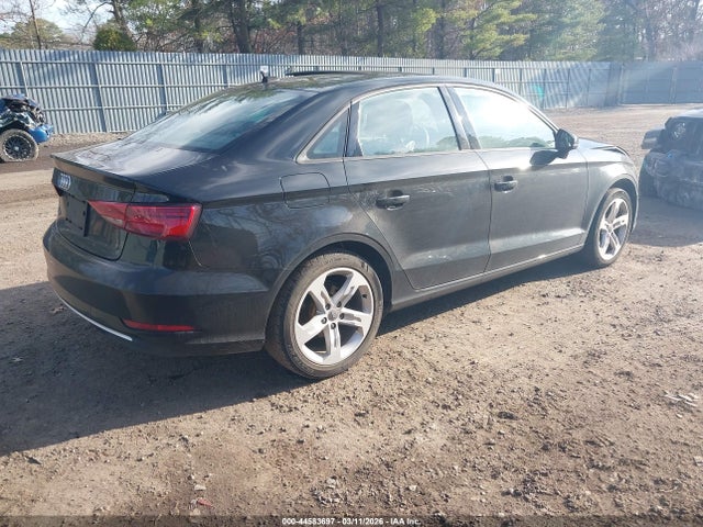 44583697 :رقم المزاد ، WAUAUGFF7J1074120 vin ، 2018 Audi A3 2.0t Premium/2.0t Tech Premium مزاد بيع