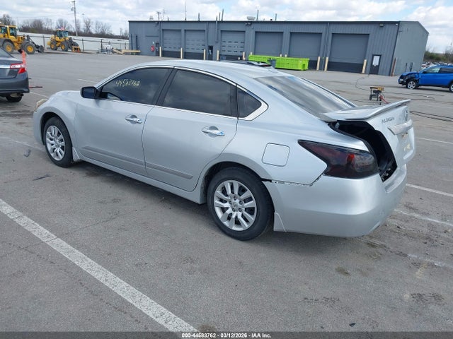 Nissan Altima 2.5 S 2015 1N4AL3AP7FC589246 Image 3