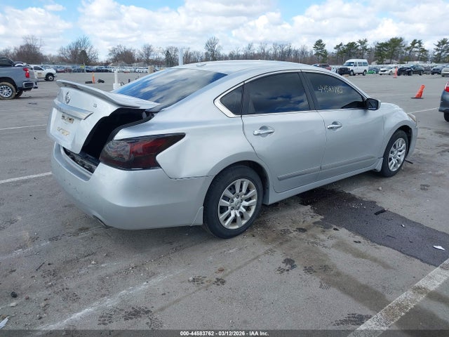 Nissan Altima 2.5 S 2015 1N4AL3AP7FC589246 Image 4