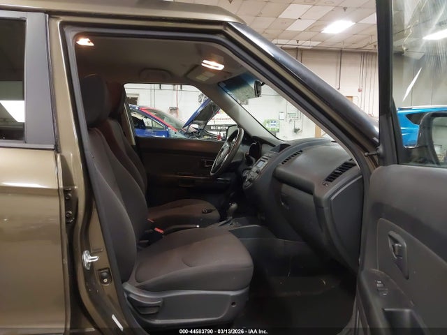 44583790 :رقم المزاد ، KNDJT2A57D7549452 vin ، 2013 Kia Soul مزاد بيع