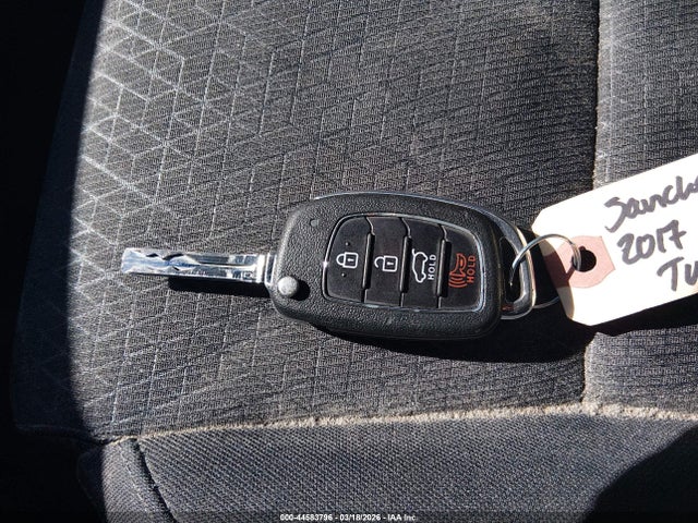 Продажа на аукционе авто 2017 Hyundai Tucson Se, vin: KM8J3CA43HU391546, номер лота: 44583796