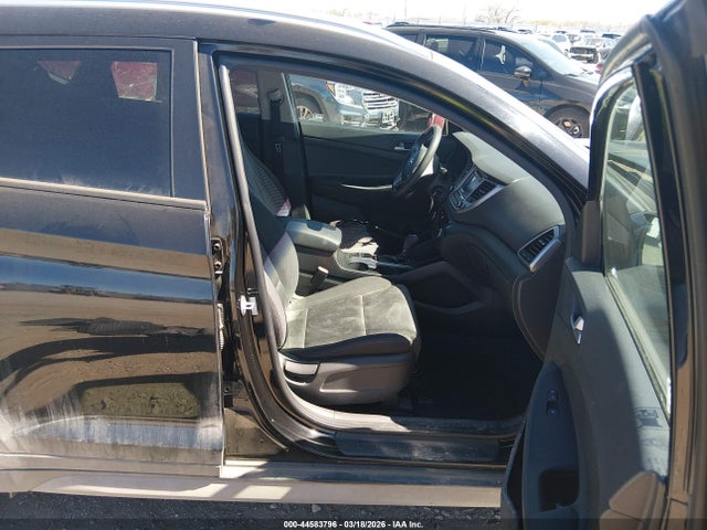 Продажа на аукционе авто 2017 Hyundai Tucson Se, vin: KM8J3CA43HU391546, номер лота: 44583796