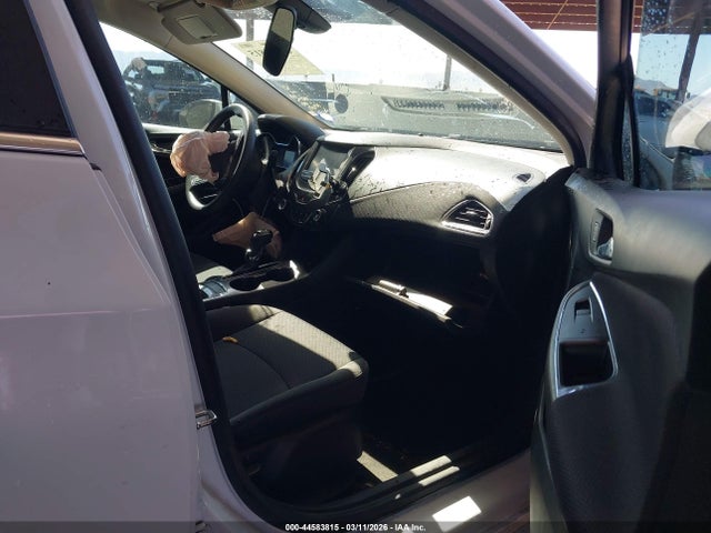 1G1BE5SM8H7113813 Chevrolet Cruze Lt Auto