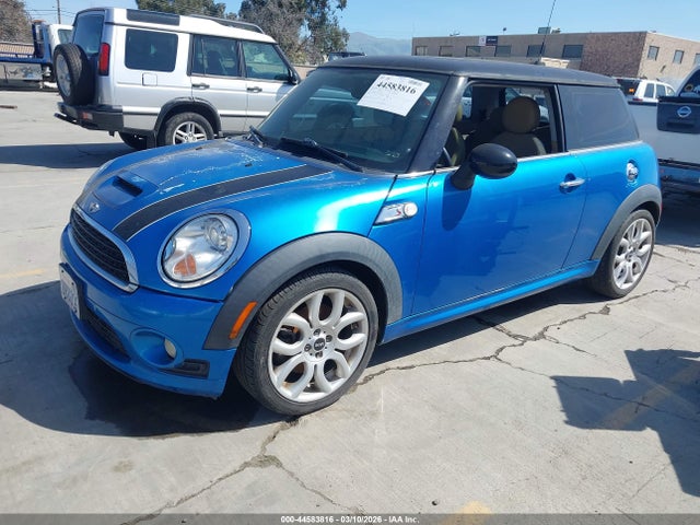 2007 MINI COOPER S WMWMF73517TT85039 Photo 1