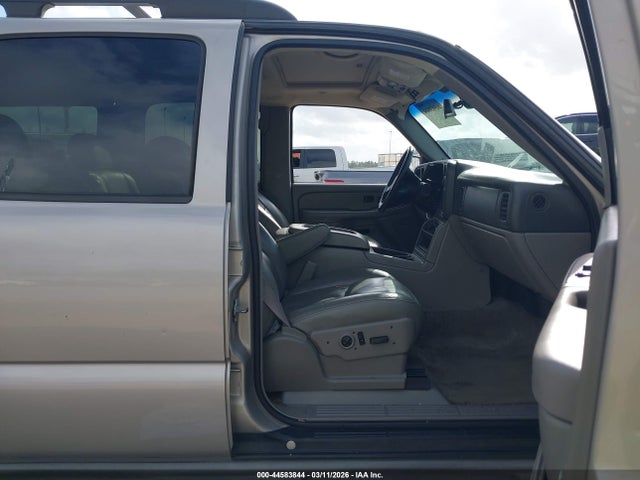 Продаж на аукціоні авто 2005 Chevrolet Suburban 1500 Z71, vin: 3GNEC16Z45G183759, номер лоту: 44583844