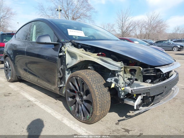 44583853 :رقم المزاد ، 7SAYGDEF0RF036131 vin ، 2024 Tesla Model Y Performance Dual Motor All-wheel Drive مزاد بيع