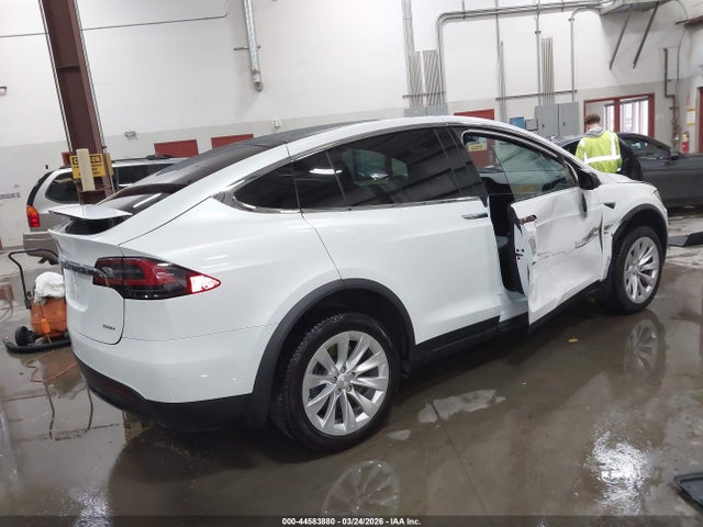 Aukcja sprzedaży 2018 Tesla Model X, vin: 5YJXCAE24JF144756, numer aukcji: 44583880