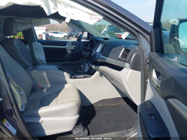 2016 TOYOTA HIGHLANDER 5TDKKRFH0GS506066 Photo 4