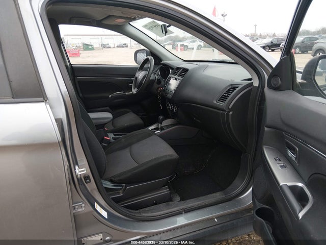 2018 MITSUBISHI OUTLANDER SPORT JA4AP3AU0JZ015110 Photo 4