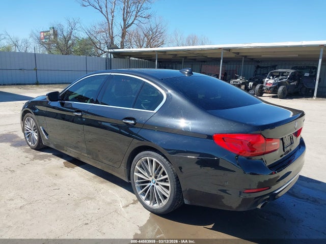 2018 BMW 530E WBAJA9C56JB033682 Photo 2
