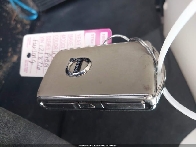 2018 VOLVO XC60 LYVA22RL9JB121816 Photo 10