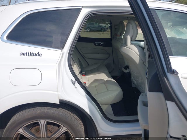 2018 VOLVO XC60 LYVA22RL9JB121816 Photo 7