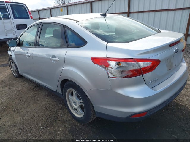 Ford FOCUS SE 2014 1FADP3F23EL271704 Image 3