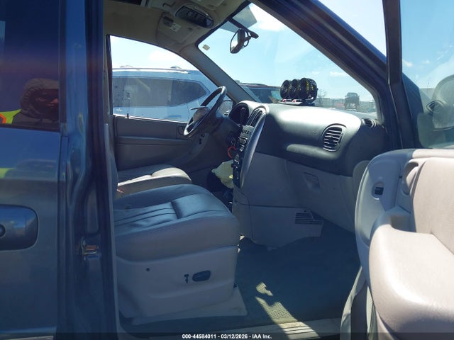 2006 CHRYSLER TOWN & COUNTRY 2A8GP54L36R871140 Photo 4