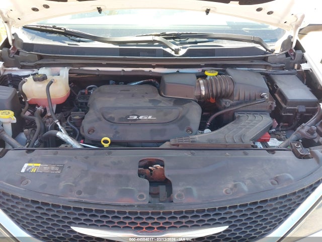 Продажа на аукционе авто 2018 Chrysler Pacifica Lx, vin: 2C4RC1CG1JR116604, номер лота: 44584017