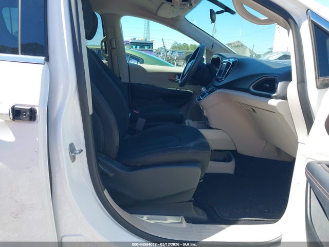 Продажа на аукционе авто 2018 Chrysler Pacifica Lx, vin: 2C4RC1CG1JR116604, номер лота: 44584017