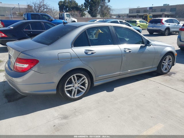 Продажа на аукционе авто 2013 Mercedes-benz C 250 Sport, vin: WDDGF4HB5DG088962, номер лота: 44584079