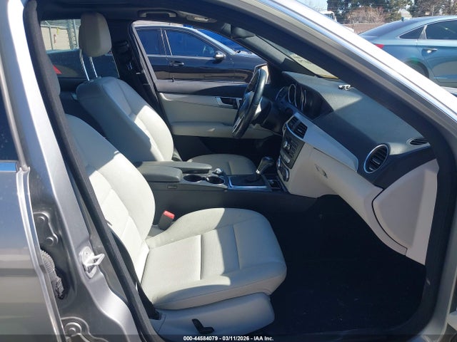 Продажа на аукционе авто 2013 Mercedes-benz C 250 Sport, vin: WDDGF4HB5DG088962, номер лота: 44584079