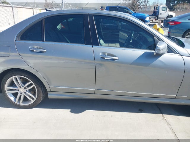 Продажа на аукционе авто 2013 Mercedes-benz C 250 Sport, vin: WDDGF4HB5DG088962, номер лота: 44584079