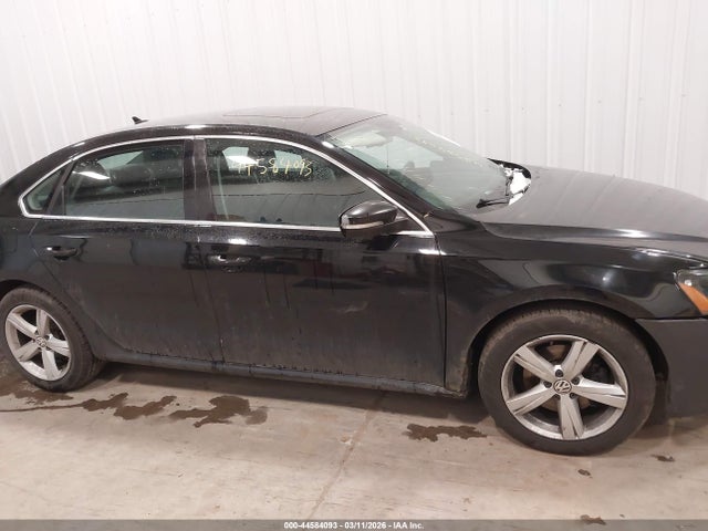 2013 Volkswagen Passat 2.5l Se მანქანა იყიდება აუქციონზე, vin: 1VWBP7A36DC116200, აუქციონის ნომერი: 44584093