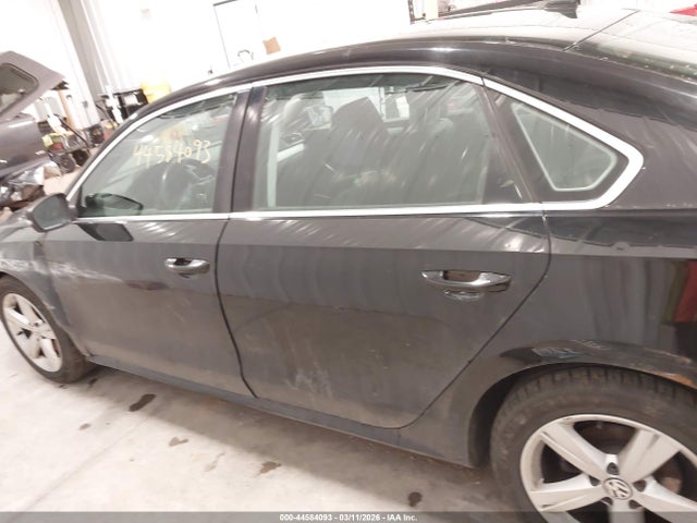 2013 Volkswagen Passat 2.5l Se მანქანა იყიდება აუქციონზე, vin: 1VWBP7A36DC116200, აუქციონის ნომერი: 44584093