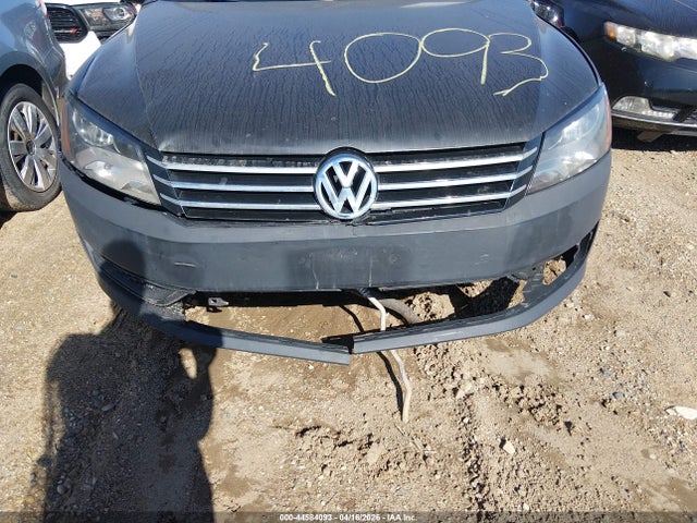 2013 Volkswagen Passat 2.5l Se მანქანა იყიდება აუქციონზე, vin: 1VWBP7A36DC116200, აუქციონის ნომერი: 44584093