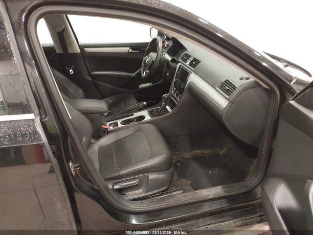 2013 Volkswagen Passat 2.5l Se მანქანა იყიდება აუქციონზე, vin: 1VWBP7A36DC116200, აუქციონის ნომერი: 44584093