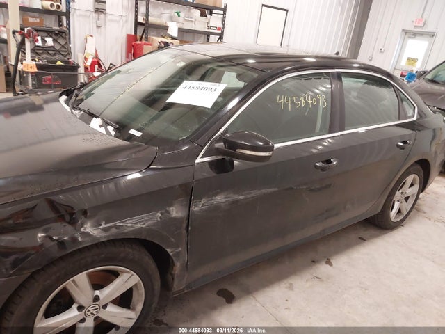2013 Volkswagen Passat 2.5l Se მანქანა იყიდება აუქციონზე, vin: 1VWBP7A36DC116200, აუქციონის ნომერი: 44584093