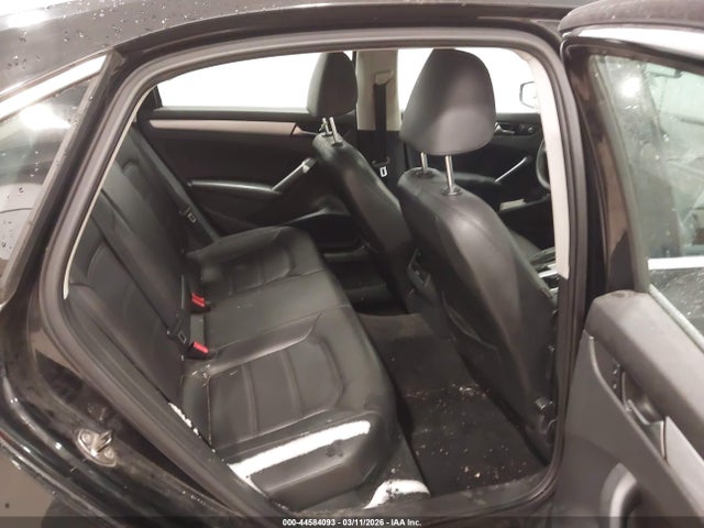 2013 Volkswagen Passat 2.5l Se მანქანა იყიდება აუქციონზე, vin: 1VWBP7A36DC116200, აუქციონის ნომერი: 44584093