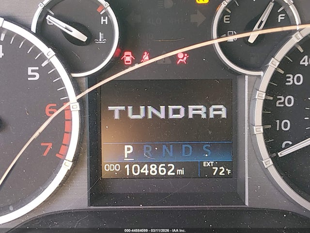 44584099 :رقم المزاد ، 5TFUY5F18HX650530 vin ، 2017 Toyota Tundra Sr5 5.7l V8 مزاد بيع