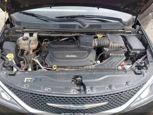 Продаж на аукціоні авто 2018 Chrysler Pacifica Touring L Plus, vin: 2C4RC1EG8JR116614, номер лоту: 44584170