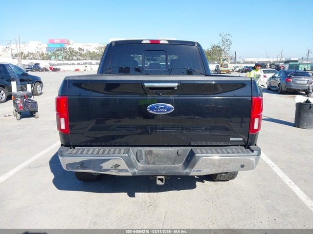 1FTEW1EG7JKD08255 Ford F-150 Lariat