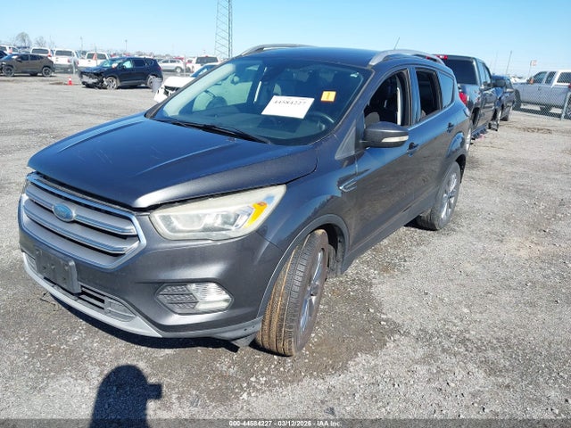 44584227 :رقم المزاد ، 1FMCU0J91HUF06757 vin ، 2017 Ford Escape Titanium مزاد بيع
