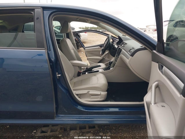 Продажа на аукционе авто 2019 Volkswagen Passat 2.0t Wolfsburg Edition, vin: 1VWLA7A36KC012468, номер лота: 44584416