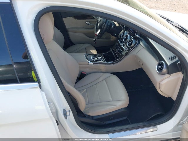 44584419 :رقم المزاد ، WDDWF4JB1JR385331 vin ، 2018 Mercedes-benz C 300 مزاد بيع