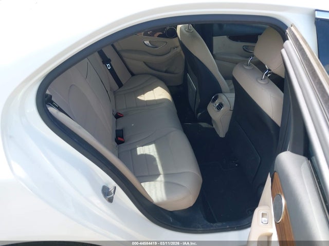 44584419 :رقم المزاد ، WDDWF4JB1JR385331 vin ، 2018 Mercedes-benz C 300 مزاد بيع