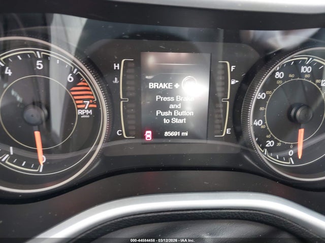 44584458 :رقم المزاد ، 1C4PJLLB2JD520091 vin ، 2018 Jeep Cherokee Latitude Plus Fwd مزاد بيع