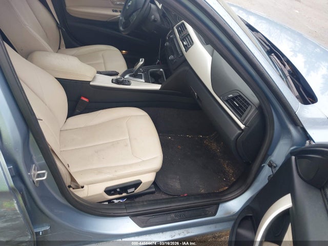 2015 Bmw 320i Xdrive მანქანა იყიდება აუქციონზე, vin: WBA3C3G52FNS75501, აუქციონის ნომერი: 44584474