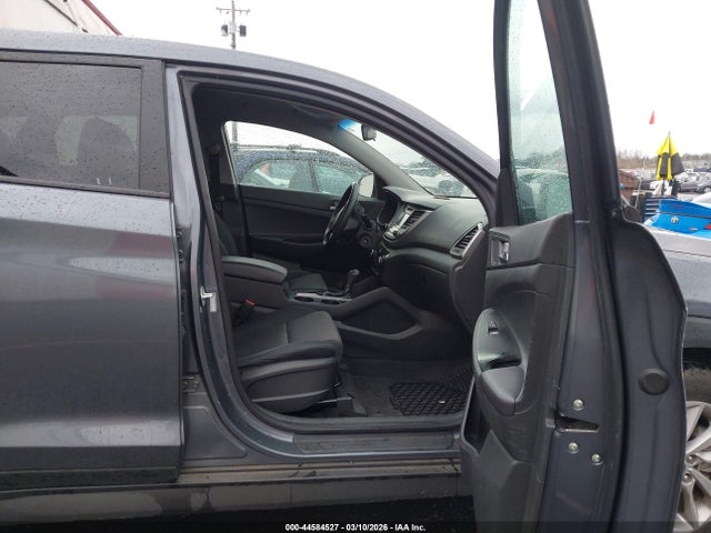 KM8J23A44HU399447 Hyundai TUCSON SE