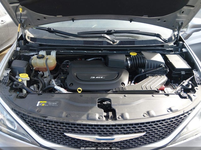 2018 CHRYSLER PACIFICA 2C4RC1BGXJR217304 Photo 9