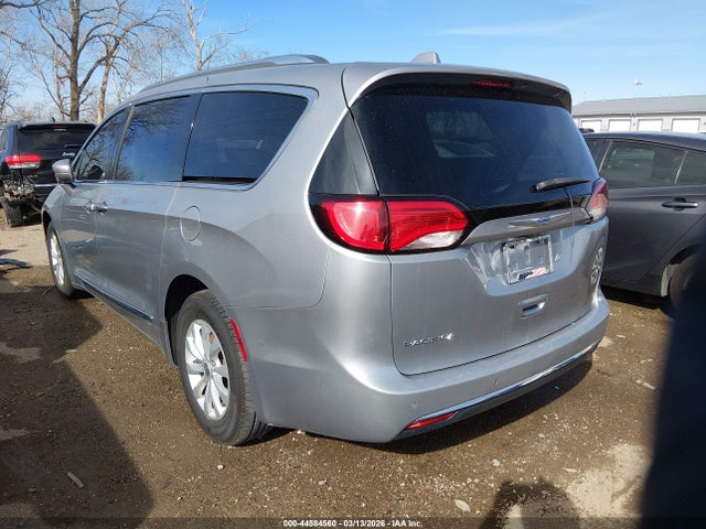 2018 CHRYSLER PACIFICA 2C4RC1BGXJR217304 Photo 2