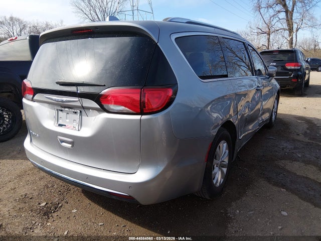 2018 CHRYSLER PACIFICA 2C4RC1BGXJR217304 Photo 3