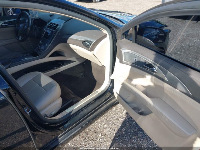 2017 LINCOLN MKZ 3LN6L5A90HR606269 Photo 4