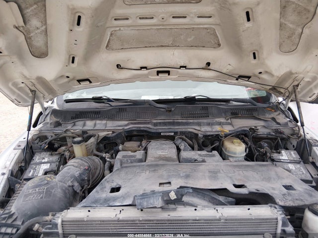44584668 :رقم المزاد ، 3C7WRTCL1FG623156 vin ، 2015 Ram 3500 Chassis Tradesman/slt/laramie مزاد بيع