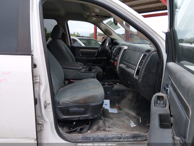 44584668 :رقم المزاد ، 3C7WRTCL1FG623156 vin ، 2015 Ram 3500 Chassis Tradesman/slt/laramie مزاد بيع